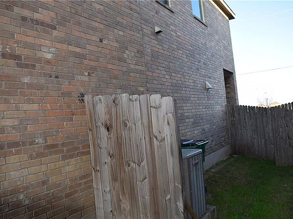 4th image of 530 Travertine Trl