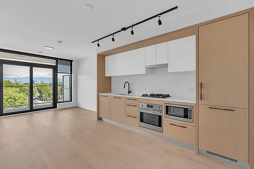 2729 Kingsway #7XX Photo 1