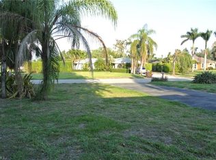 10617 Winterview Dr, Naples, FL 34109