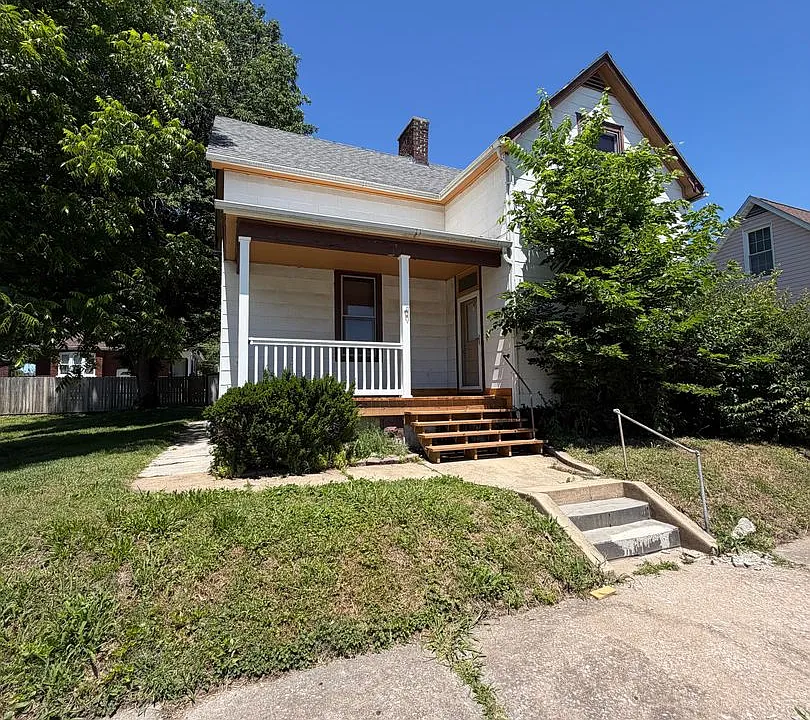 1305 N Church St