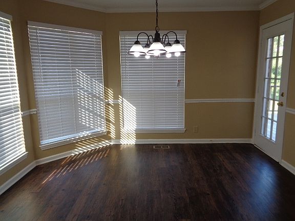 5th image of 1923 Turfland Dr