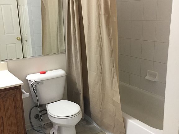 3rd image of 1014 Huntington Dr