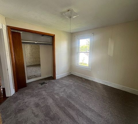 3rd image of 625 N Bromley Ave