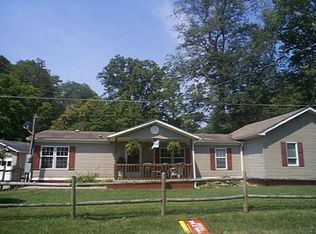 4473 Coal River Rd, Alum Creek, WV 25003