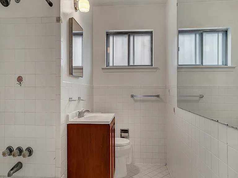 213 Clairemont Dr — Photo 12