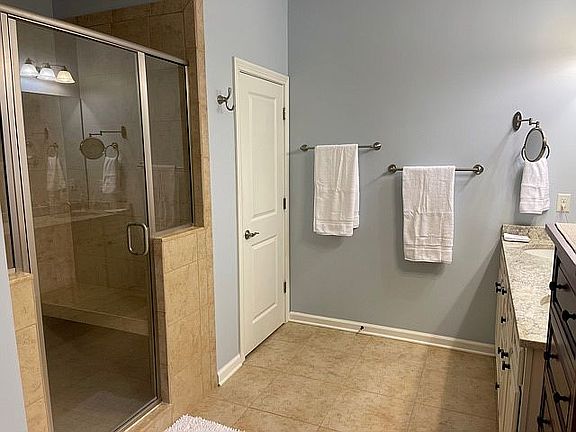 4th image of 147 Sugartree Ln