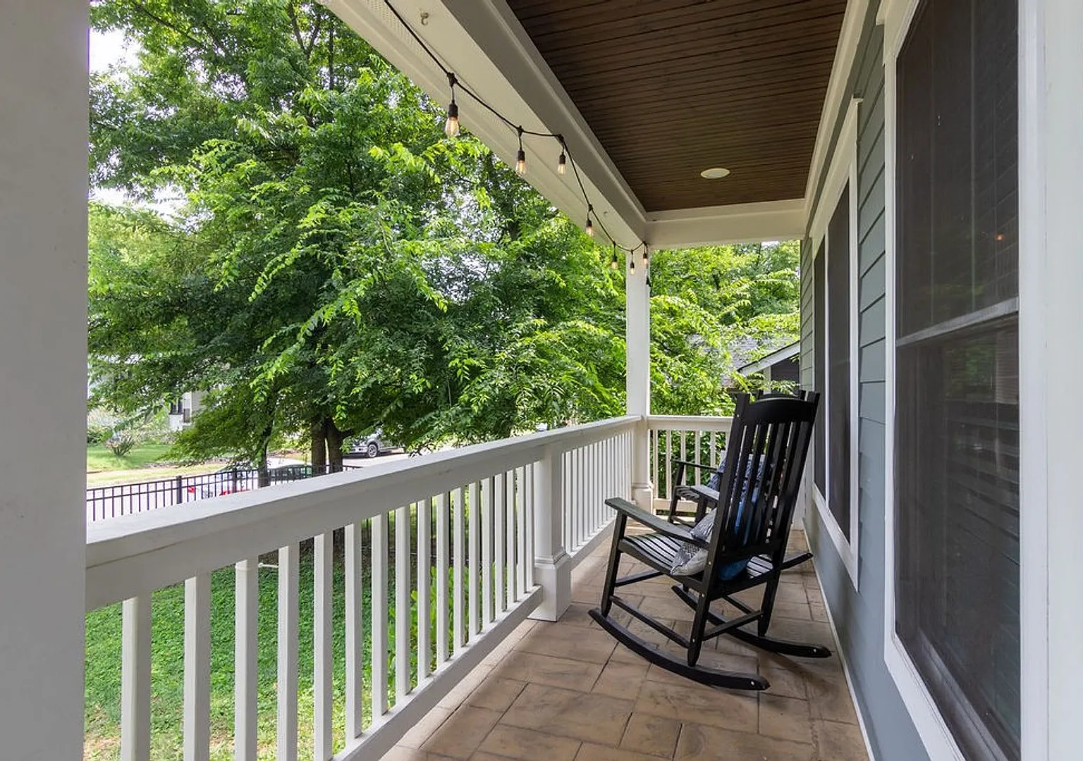 Great cottage house just off Ellington Pkwy-close to downtown! — Photo 2