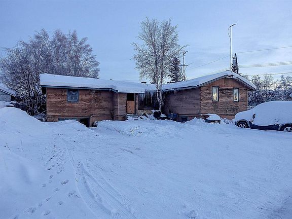3rd image of 703 Betty St