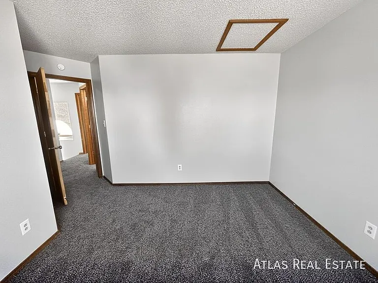 3820 Dolphin Cir — Photo 21