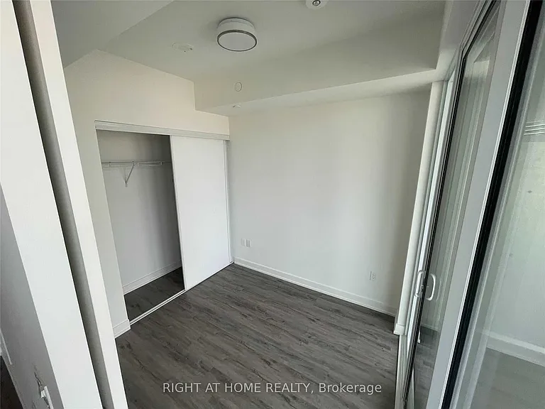15 Queens Quay E #1307 — Photo 6