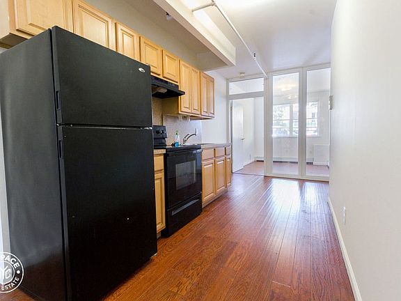 5th image of 1352 Dekalb Ave APT 6