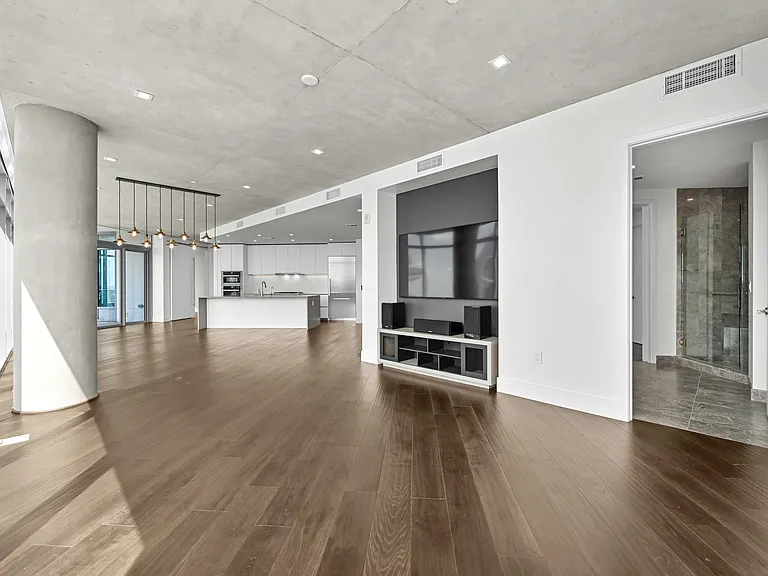 501 West Ave #3201 — Photo 11
