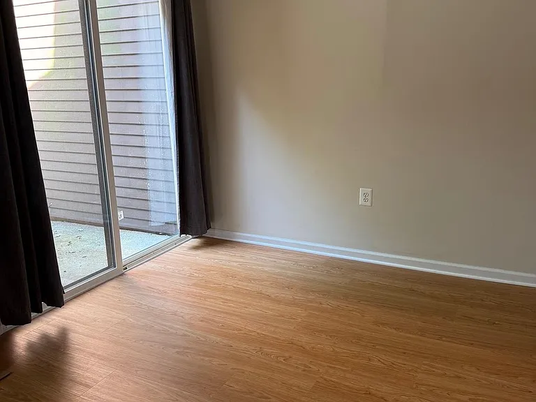 2 Lafayette Ln — Photo 4