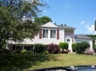1629 Pebblebrook Ln, Harrisburg, PA 17110