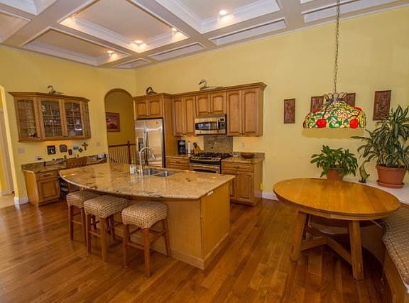 5th image of 5806 Deer Hollow Dr