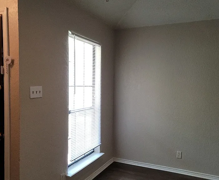 1117 Landsdale Ln — Photo 5