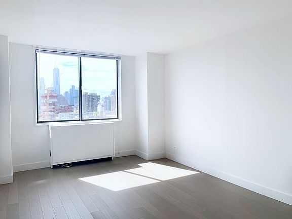 4th image of 300 Mercer St APT 23H