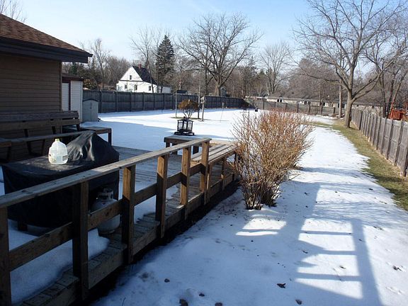 2nd image of 8247 N Teutonia Ave