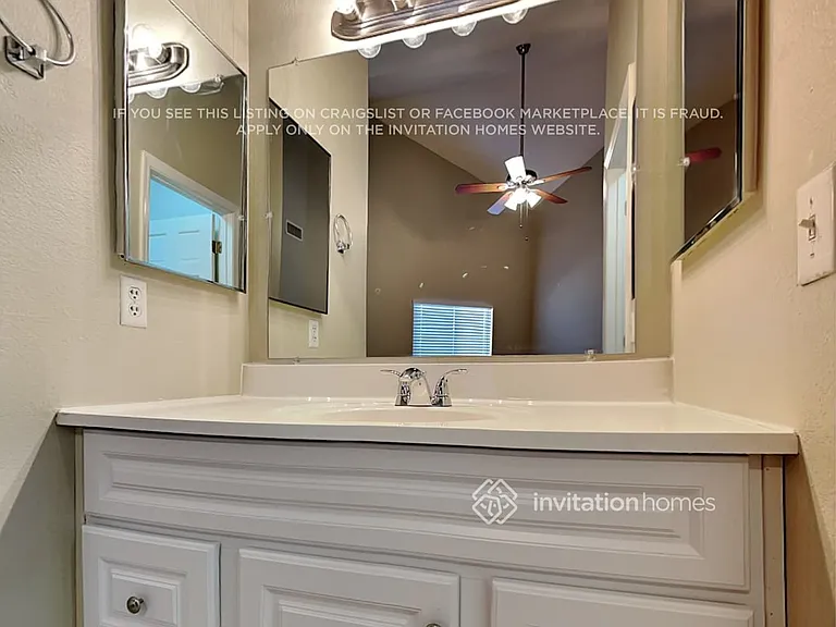 11324 N 81st Dr — Photo 9