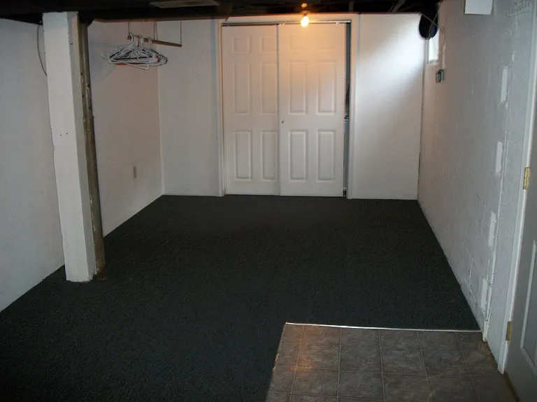 1427 N Kinser Pike — Photo 14