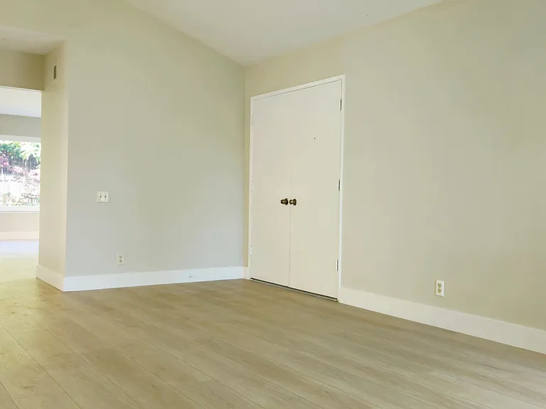 4321 Pioneer St — Photo 8