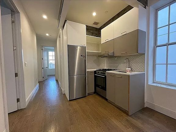 2nd image of 527 Knickerbocker Ave #1BB