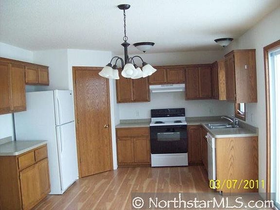 2nd image of 25825 Oriole St