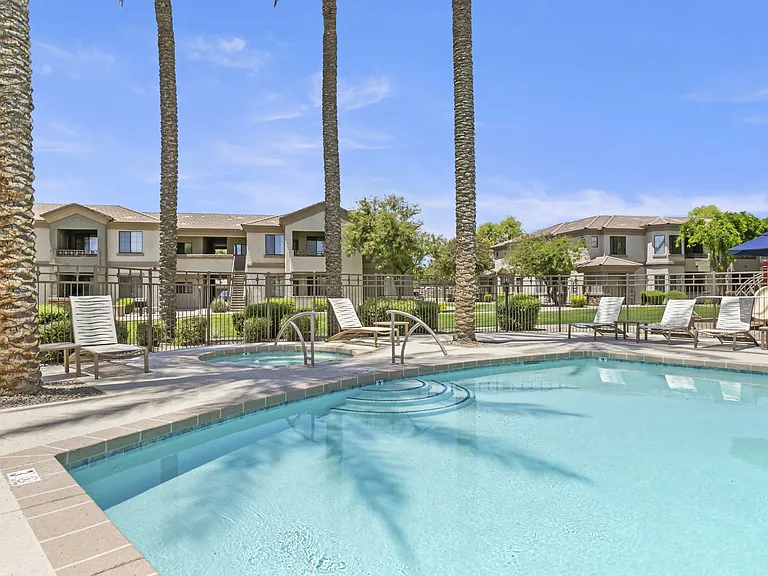 Adiamo Palm Valley Apartments in Goodyear, AZ