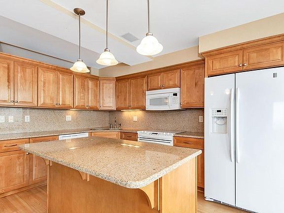 3rd image of 2126 Water St #L102