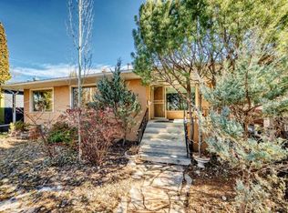 2328 W Capitol Hill Cres NW, Calgary, AB T2M 4C1