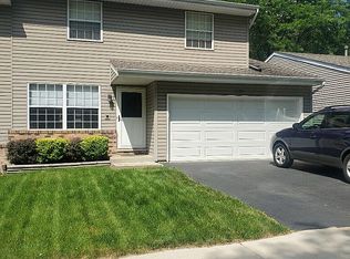 1300 Riverwood Dr, Algonquin, IL 60102