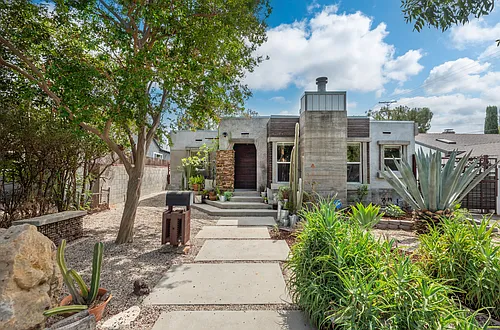 21914 Velicata St Photo 1