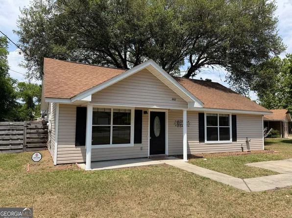 662 Windhaven Dr, Hinesville, GA 31313