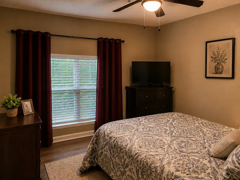 1st bedroom 2nd picture