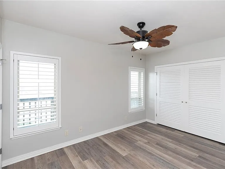 200 W Cotter Ave — Photo 34