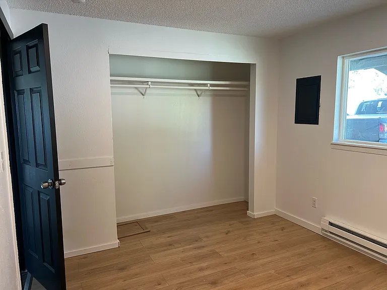 300 Columbia Ave #21 — Photo 4