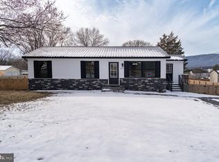 613 10th St, Shenandoah, VA 22849