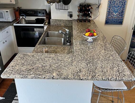 2nd image of 1885 Veteran Ave APT 305