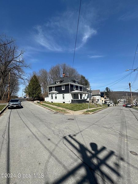 3rd image of 32 McCann Street
