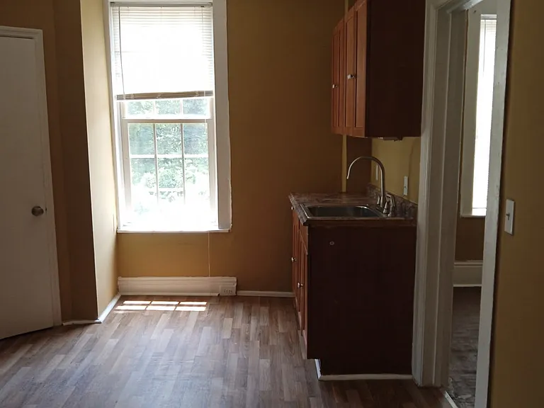 2541 29th St W — Photo 3