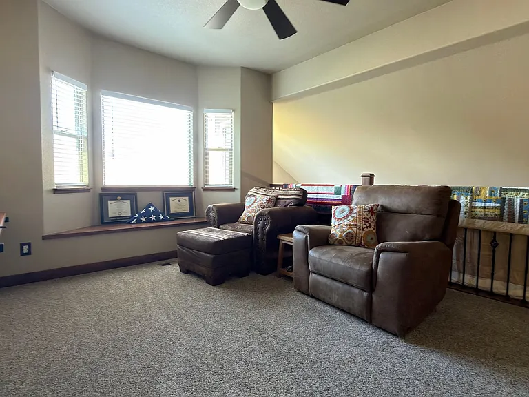 296 Sloan Dr — Photo 16