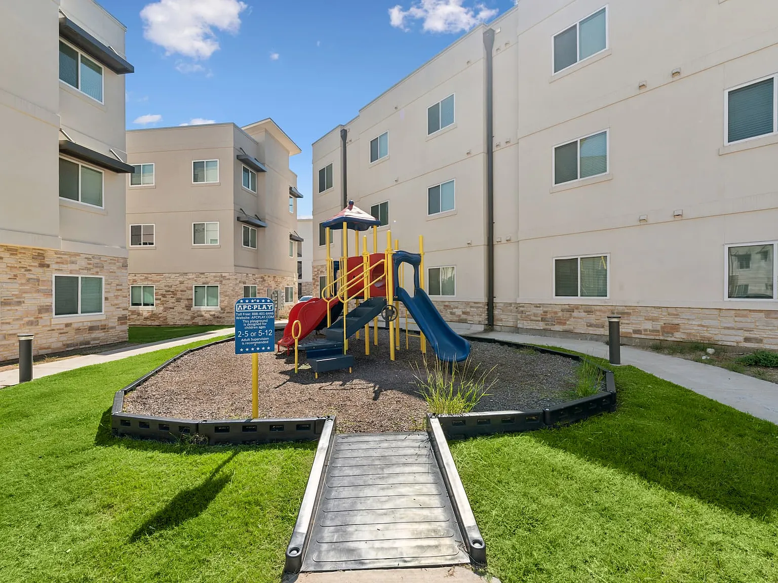 Ensign Apartments — Photo 3