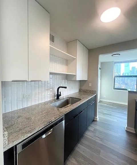 70 W Huron St #902 — Photo 1