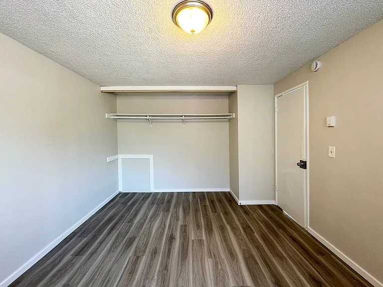 French Quarter Apartments — Photo 14