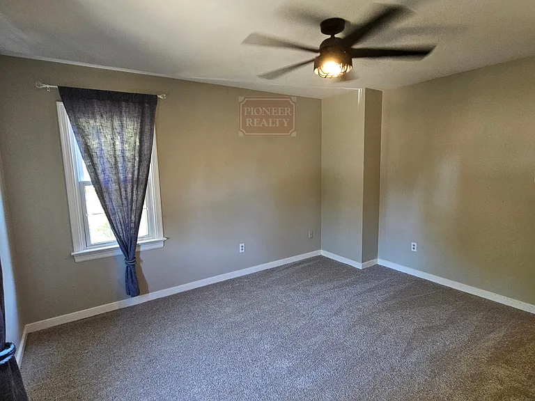5305 Hill Dr — Photo 6