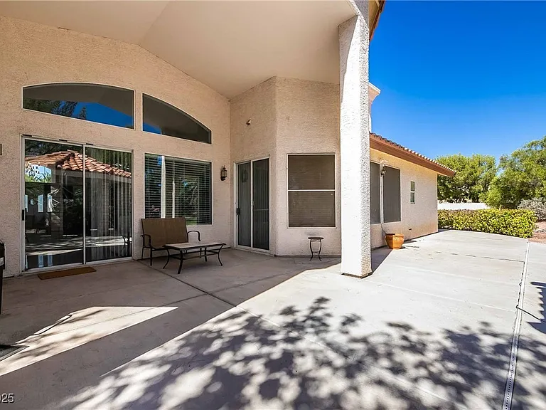 1400 Castle Crest Dr — Photo 55