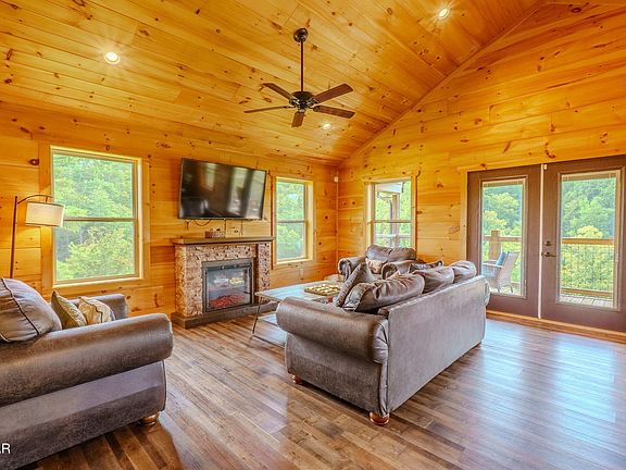 3rd image of 2335 River Birch Way