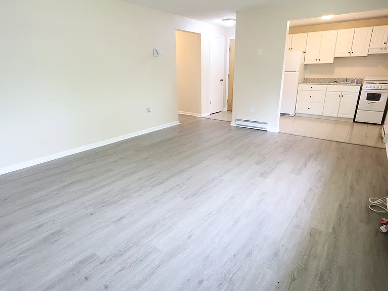 275 Owens Rd #8 — Photo 2