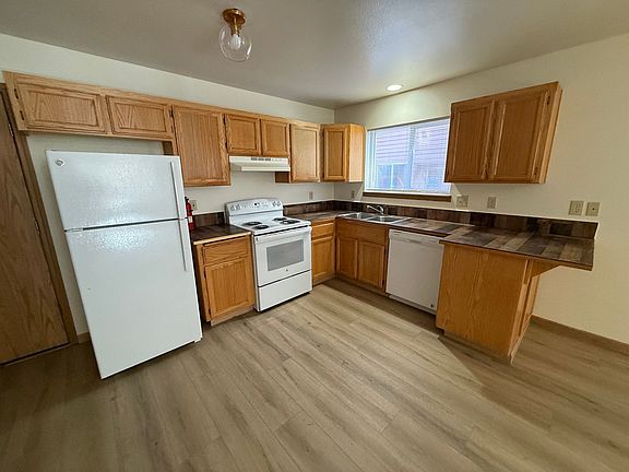 4th image of 1225 NW Stannium Rd