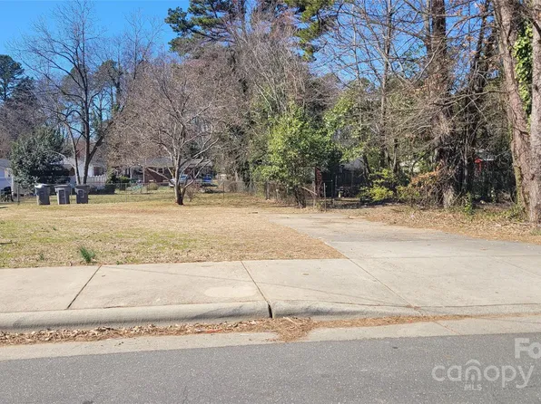 1927 Irma St, Charlotte, NC 28216